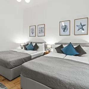 Close To Augarten, 5 Min Walk To U4 Friedensbruecke Apartamento