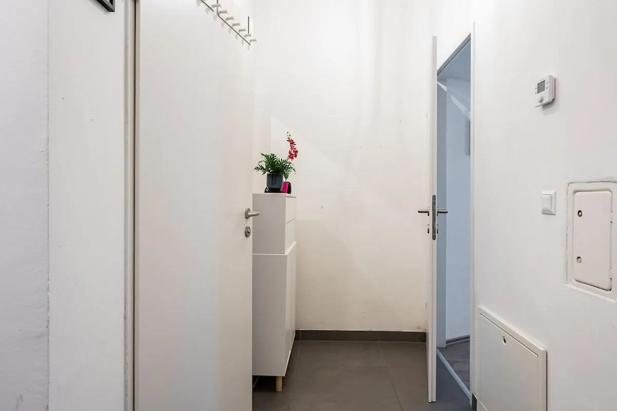Modern Living In City Center - Fully Equipped Vienna Austria