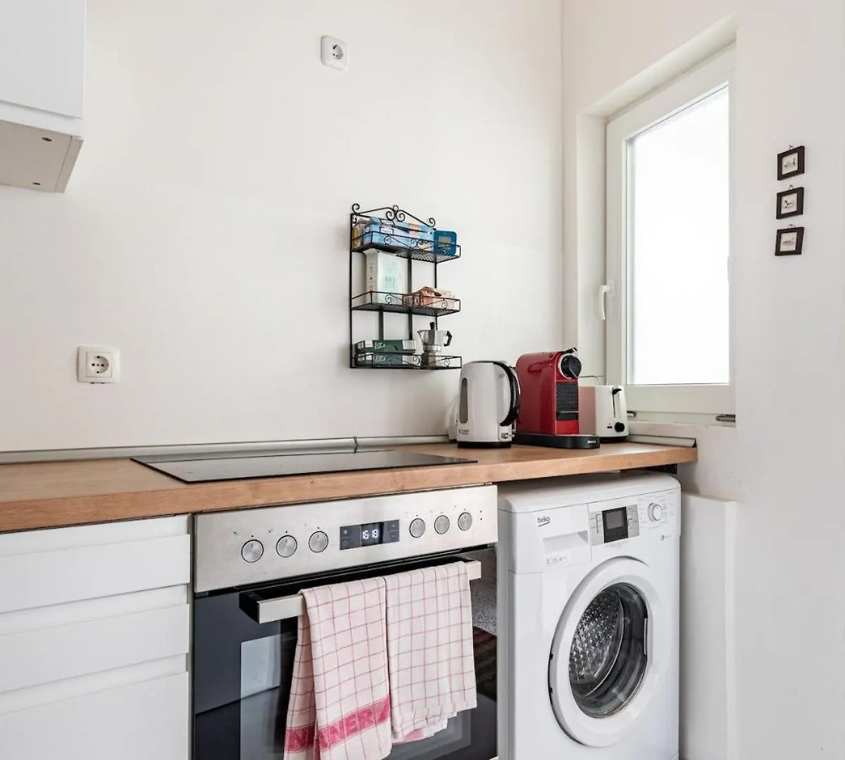 Modern Living In City Center - Fully Equipped Vienna Apartment
